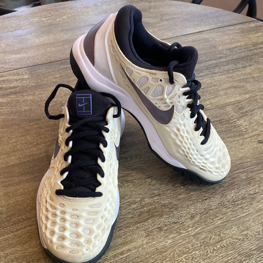 Nike Air Zoom Cage 3 Zoom Tennis size 7